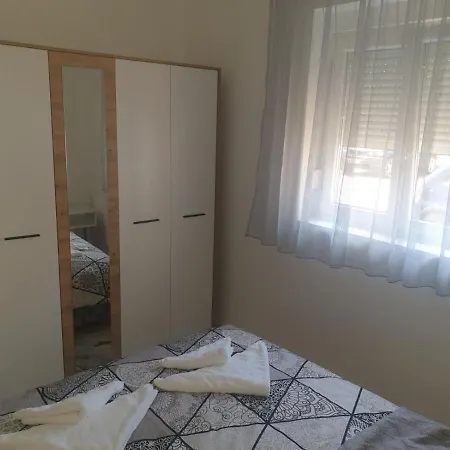 Apartament Sani *